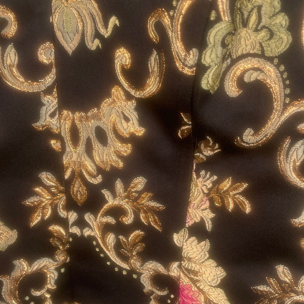 Blithe La Floral Embroidered Tapestry Top with gold chain straps-L - Picture 5 of 11